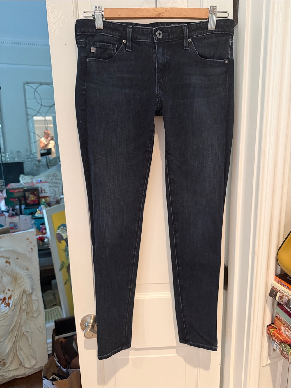 AG “The Legging Ankle” Low to Mid Rise Cropped Length